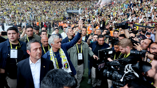 Fenerbahçe anuncia José Mourinho como novo técnico; saiba valores