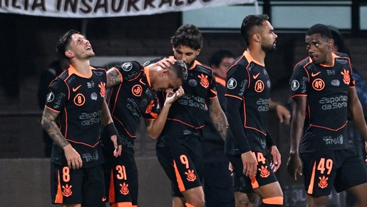 Corinthians inicia Liberta com vitória sobre o Platense na estreia de Diniz