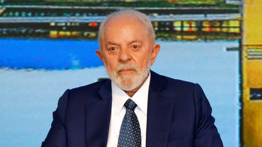 Lula diz que pasta prepara proposta de reajuste a servidores