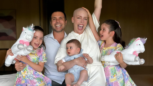 Fabi Justus posa com filhos e marido para celebrar alta após transplante de medula