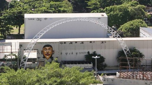 Antigo prédio do Canecão, local histórico de shows no Rio, vai começar a ser demolido