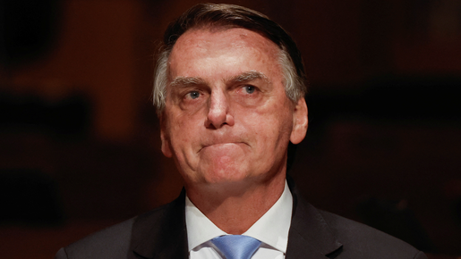 Moraes manda PF aprofundar ação sobre Bolsonaro