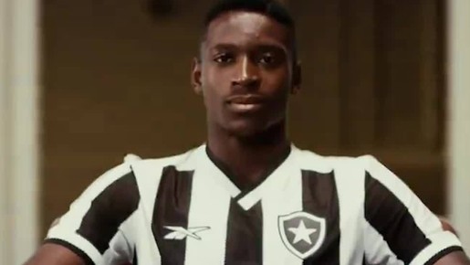 Botafogo lança nova camisa 1 para a temporada 2024: 'Passado, presente e futuro'