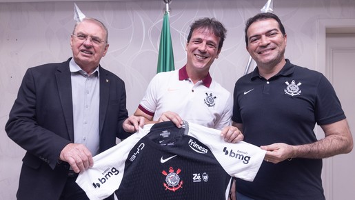 Corinthians anuncia Diniz como novo treinador