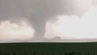 Vídeo mostra passagem de tornado no interior do Rio Grande do Sul; assista ao momento