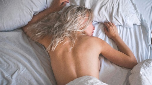 O que sonhos eróticos querem dizer? É possível ter orgasmo dormindo?