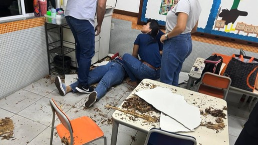 Chão cede e professora cai de uma sala a outra em escola particular no ES 