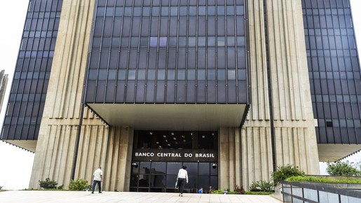 BC desacelera corte e reduz taxa de juros para 10,5% ao ano