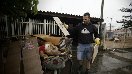 Gaúchos encontram casas destruídas ao retornarem