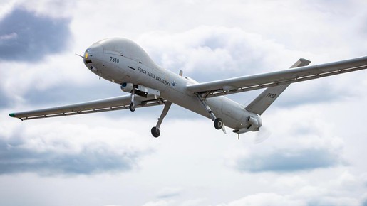 Drone da FAB cai em voo de apoio às vítimas no RS
