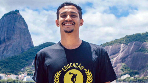Mãe de jovem baleado no Rio critica hospital: ‘Meu filho morreu às 22h, saí daqui 0h, e falaram que ele estava estável'