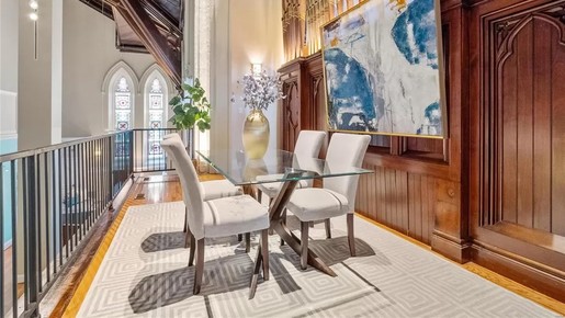 Igreja vira casa residencial e está à venda por R$ 2 milhões; veja interiores