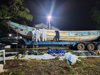 Capas de chuva indicam que havia mais gente em barco com 9 corpos encontrados no PA