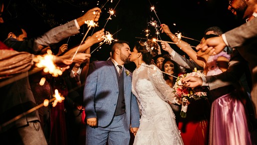 Noivos revoltam convidados com lista de 15 regras para casamento, nos EUA 