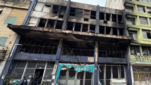 Incêndio mata 10 pessoas em pousada no Centro de Porto Alegre