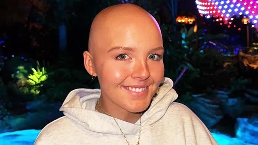 TikToker que exibiu luta contra câncer na internet morre aos 26 anos
