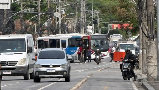 Ap&oacute;s a&ccedil;&atilde;o no RJ, 19 &ocirc;nibus s&atilde;o tomados como barricadas&nbsp;