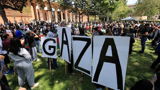 Protesto pró-Palestina em universidade de Los Angeles tem confusão e estudantes presos