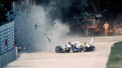 GP em Ímola em 94 teve dois acidentes fatais, um com Senna