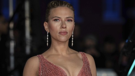 Scarlett Johansson diz que OpenAI imitou sua voz no ChatGPT e contrata advogados: 'Fiquei chocada'