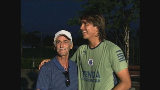 Perto de despedida no Cruzeiro, Moreno chora e cita 'golpe' com a morte do pai: 'Tentando levantar'