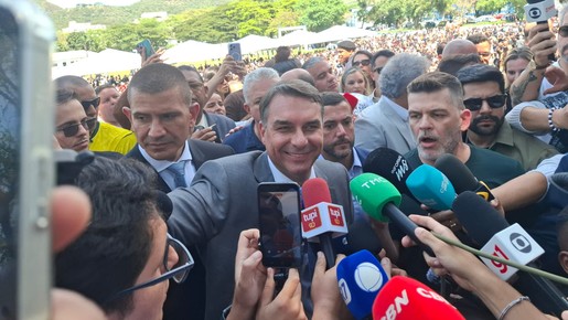 Flávio Bolsonaro says he would keep sports betting and ban online casinos if elected in Brazil