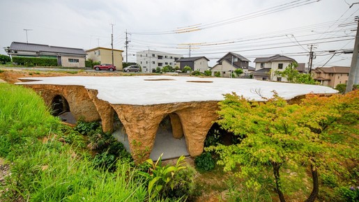 Casa e restaurante que já ganhou prêmio de arquitetura ficam abaixo do nível do solo no Japão