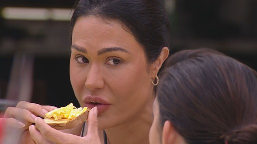 Gracyanne reage à troca no menu da Xepa: 'Fácil quando não faz nada'