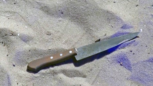 RJ: operação para show acha facas e panelas enterrados