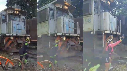 Ciclista é atingida em cheio por trem ao posar para selfie em MG; VÍDEO