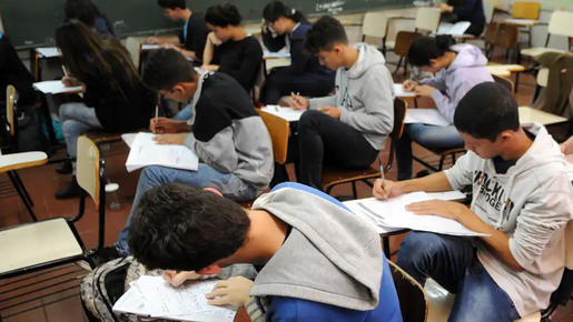 Quanto custa estudar nas escolas de SP com as melhores notas no Enem 