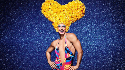 Reconhece? Gianecchini surge 'montada' para viver drag queen no teatro: 'Arte linda'
