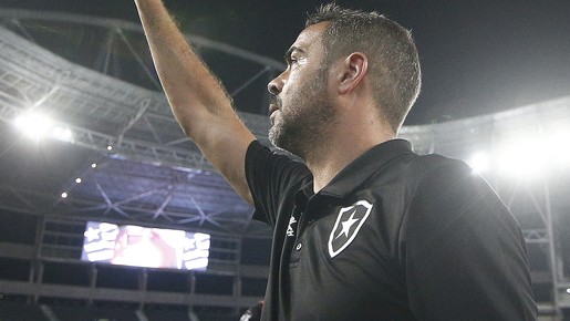 Mudanças no Botafogo mostram que luso Artur Jorge tem elenco na mão
