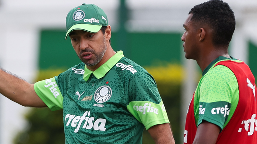 Luis Guilherme dá recado e vira opção para má fase de Veiga no Palmeiras