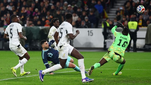 Alemanha bate Gana com gol no fim em amistoso