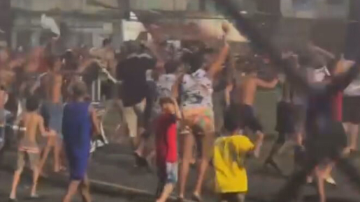 Após jogo de futebol em favela no RJ, vídeo mostra dezenas de rajadas de tiros e confusão; assista
