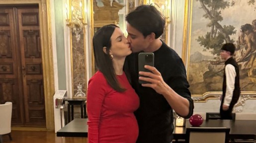 Sthefany Brito exibe barrigão da segunda gravidez em clima de romance na Itália