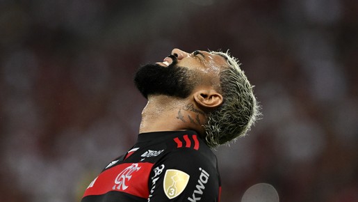 Gabigol volta a treinar com elenco do Flamengo