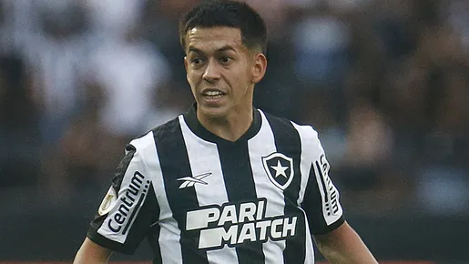 Após críticas, Segovinha, do Botafogo, apaga todas as fotos em rede social