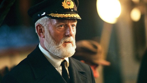 Morre Bernard Hill, de 'Titanic' e 'Senhor dos Anéis', aos 79