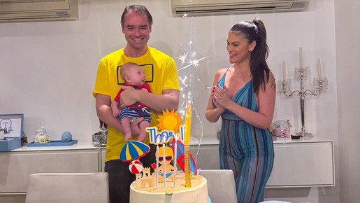 Thor Batista e Lunara Campos comemoram 3 meses do filho, Thor II, com bolinho