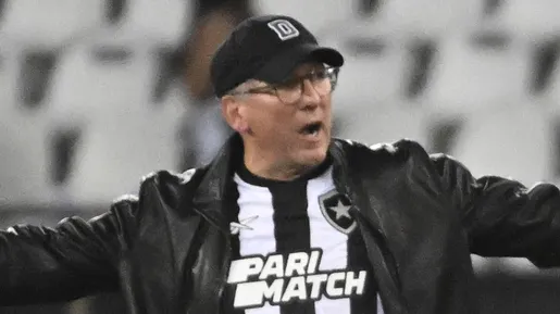 Textor sustenta críticas à arbitragem, mas admite falhas do Botafogo: 'Doloroso'