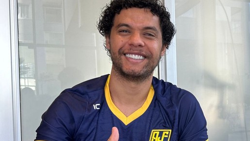 Ex-Santos vira inquilino de Gustavo Gómez no Paraguai e lamenta vices contra Palmeiras