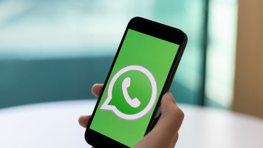WhatsApp branco ou verde? Usuários relatam mudanças no Android e iPhone