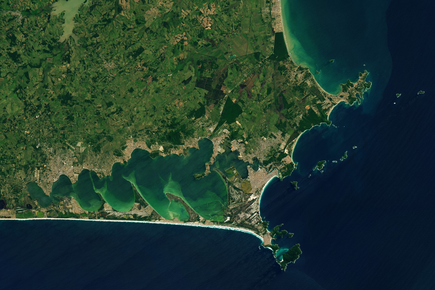 Nasa posta imagem de Cabo Frio tirada do espaço: 'Relaxando no Brasil'; veja