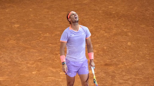 Nadal se emociona com homenagem ao ser eliminado do Madrid Open, em despedida