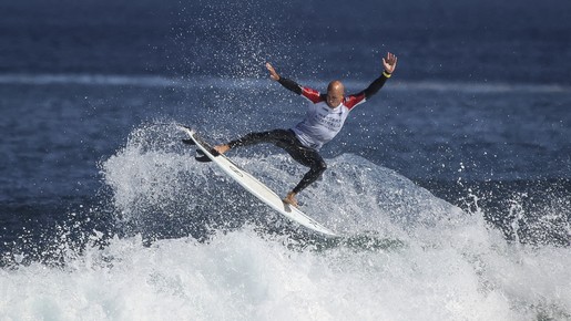 Maior campeão da história do surf, Kelly Slater anuncia aposentadoria 