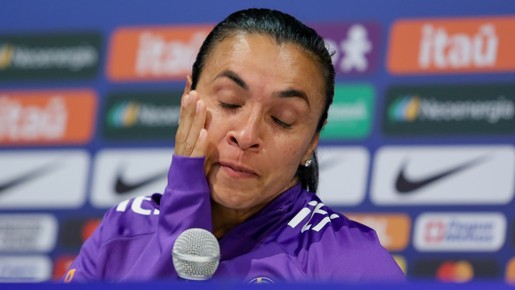 Marta chora ao projetar Copa do Mundo no Brasil e faz planos por 2027: 'Sempre sonhei'