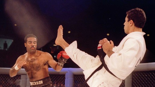 Morre primeiro adversário de Royce Gracie no UFC, famoso por lutar com apenas uma luva