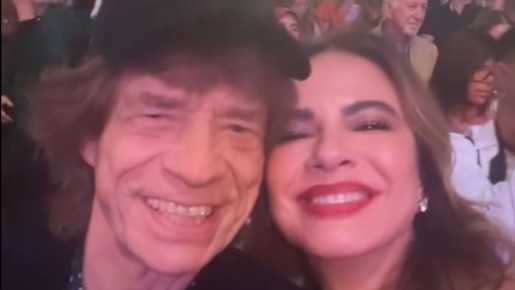 Luciana Gimenez posa com Mick Jagger na colação de grau de Lucas em Nova York
